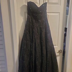 Jovanni gown